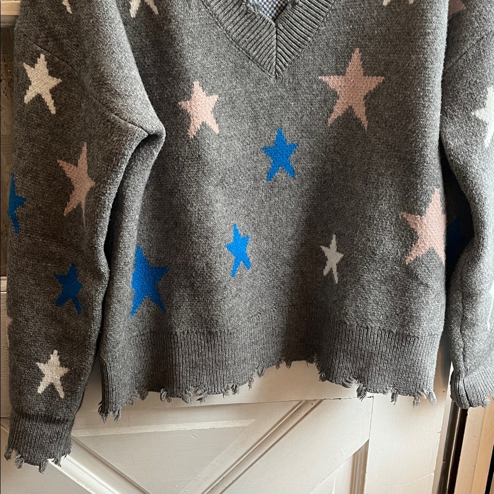 Poem & Thread Grey Distressed Pullover Swester - Picture 2 of 11